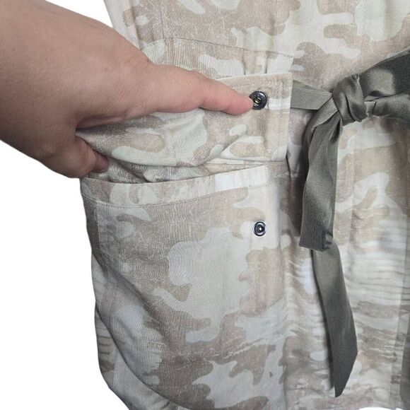 Go by GoSilk Silk Camo Print Zip Up Vest Size Medium - Picture 8 of 12